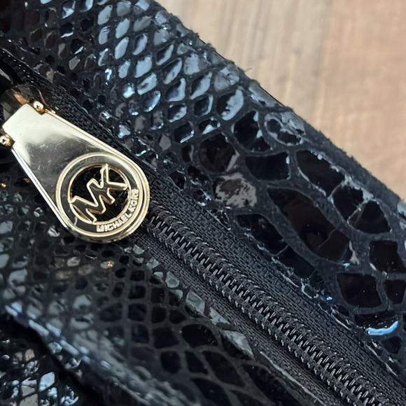 Black Micheal Kors Patent Animal Print Clutch Strap Bag - Picture 7 of 13